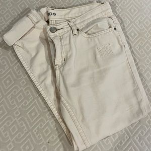 BDG White Jeans Size 25